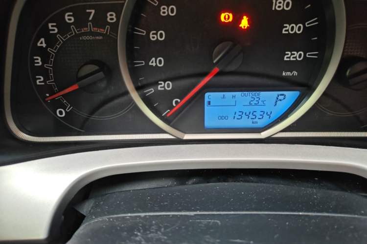 Used Toyota RAV4 2016 2.0L CVT Two-Wheel Drive Fashion Edition China V Standard Odometer Close Up