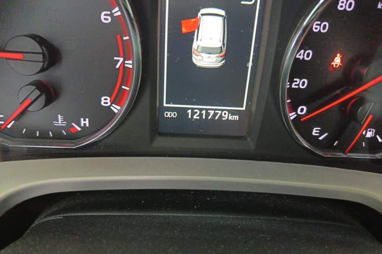 Used Toyota RAV4 2016 2.5L Automatic 4x4 Elite Edition Odometer Close Up