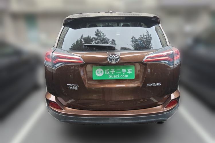 Used Toyota RAV4 2016 2.0L CVT Two-Wheel Drive Fashion Edition China V Standard Rear