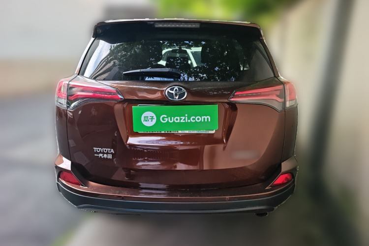 Used Toyota RAV4 2016 2.0L CVT Two-Wheel Drive Fashion Edition China V Standard Rear