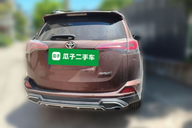 Used Toyota RAV4 2016 2.0L CVT Two-Wheel Drive Fashion Edition China V Standard Rear