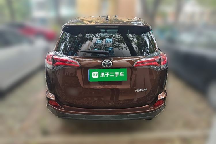 Used Toyota RAV4 2016 2.0L CVT Two-Wheel Drive Fashion Edition China V Standard Rear