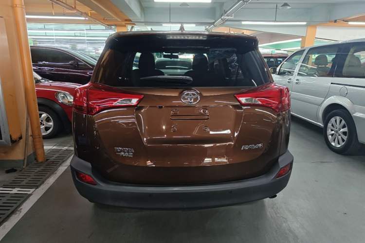 Used Toyota RAV4 2016 2.0L CVT Two-Wheel Drive Urban Edition China V Standard Rear