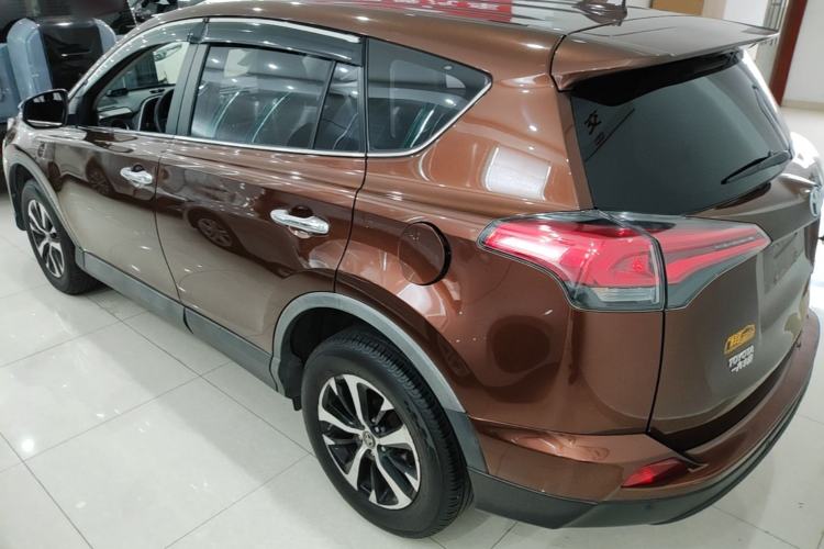 Used Toyota RAV4 2016 2.0L CVT Two-Wheel Drive Fashion Edition China V Standard Rear Left 45 Deg