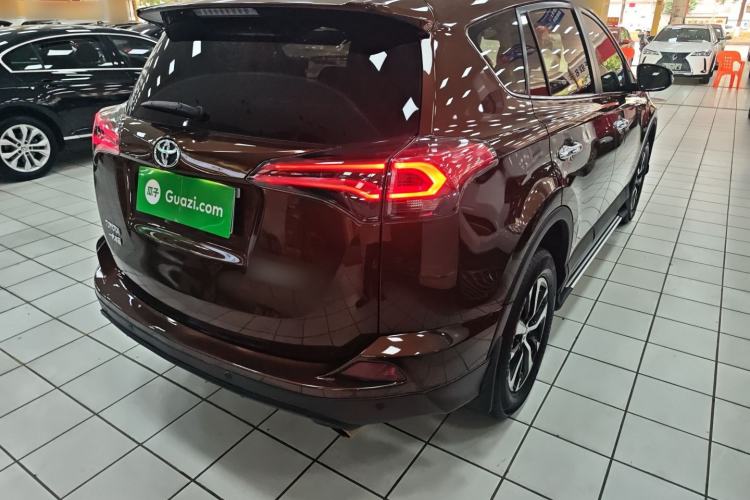 Used Toyota RAV4 2016 2.0L CVT Two-Wheel Drive Fashion Edition China V Standard Rear Right 45 Deg