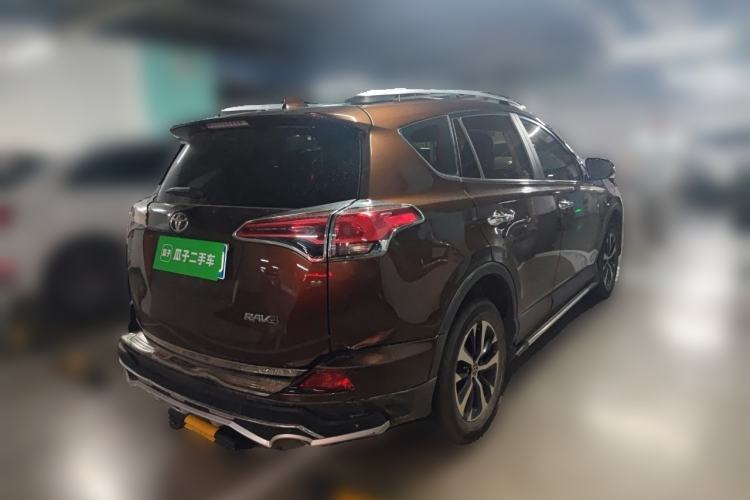 Used Toyota RAV4 2016 2.0L CVT Two-Wheel Drive Fashion Edition China V Standard Rear Right 45 Deg