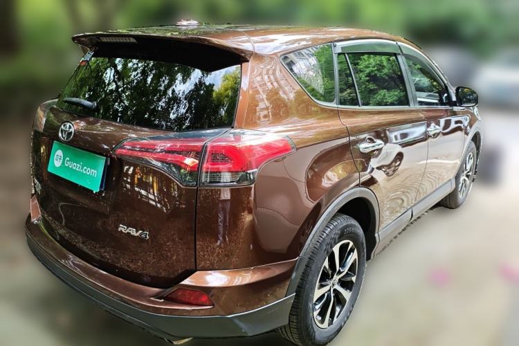 Used Toyota RAV4 2016 2.0L CVT Two-Wheel Drive Fashion Edition China V Standard Rear Right 45 Deg