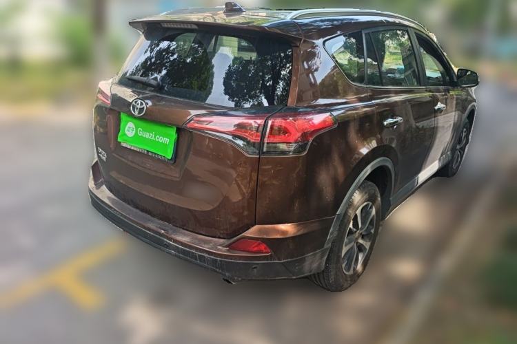 Used Toyota RAV4 2016 2.0L CVT Two-Wheel Drive Fashion Edition China V Standard Rear Right 45 Deg
