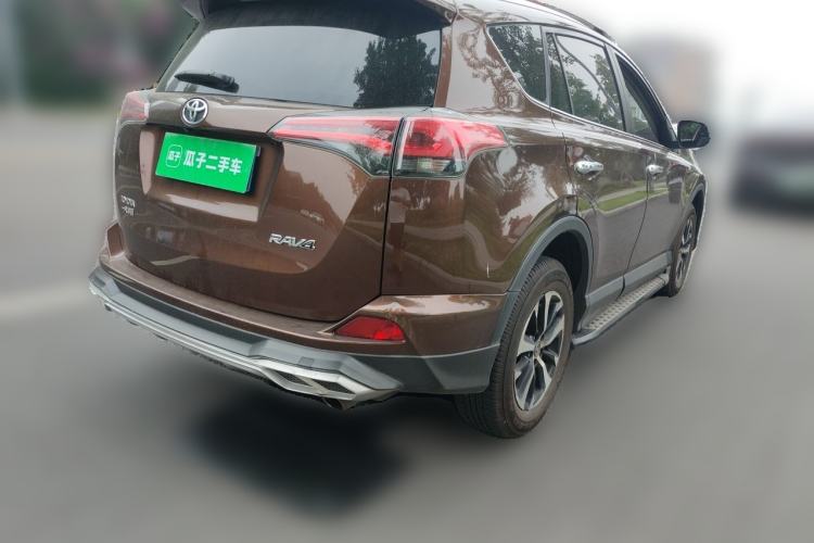 Used Toyota RAV4 2016 2.0L CVT Two-Wheel Drive Fashion Edition China V Standard Rear Right 45 Deg