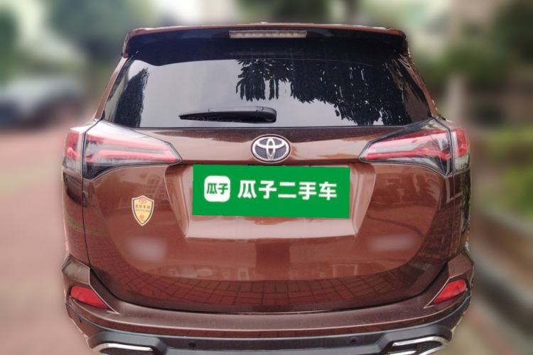 Used Toyota RAV4 2016 2.0L CVT Two-Wheel Drive Fashion Edition China V Standard Rear