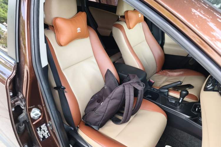 Used Toyota RAV4 2016 2.0L CVT Two-Wheel Drive Fashion Edition China V Standard Right Front Seat