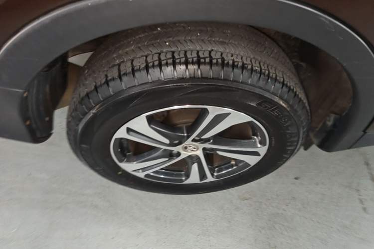 Used Toyota RAV4 2016 2.0L CVT Two-Wheel Drive Urban Edition China V Standard Right Rear Wheel Hub