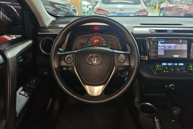 Used Toyota RAV4 2016 2.0L CVT Two-Wheel Drive Urban Edition China V Standard Steering Wheel