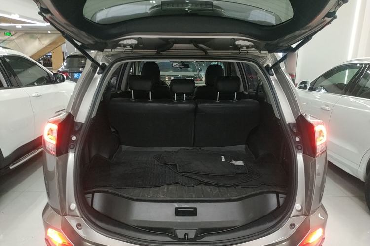 Used Toyota RAV4 2016 2.0L CVT Two-Wheel Drive Fashion Edition China V Standard Trunk