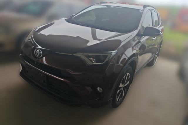Ojetý Toyota RAV4 2016 2.0L CVT Two-Wheel Drive Fashion Edition China V Standard
