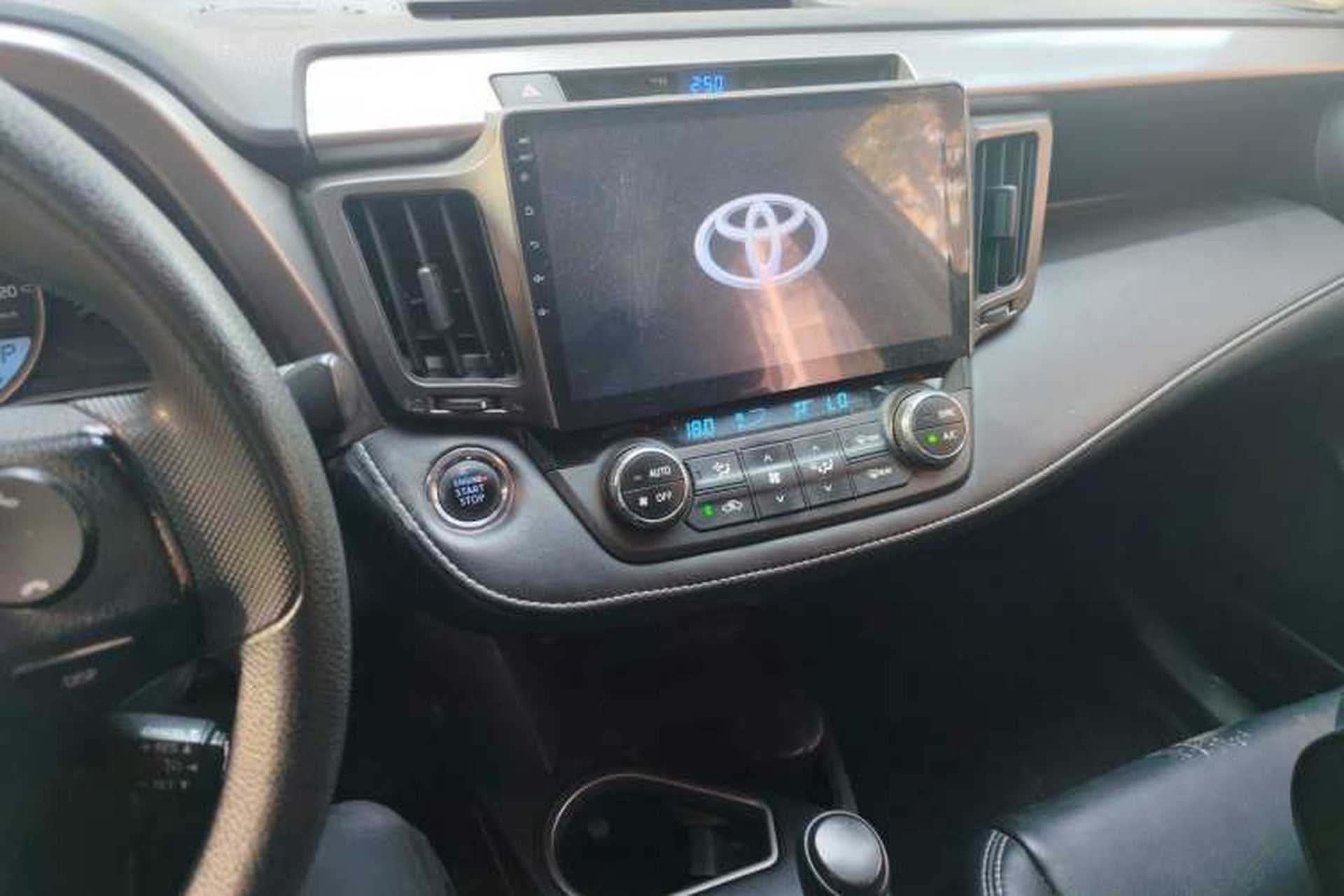 Used Toyota RAV4 2016 2.0L CVT Two-Wheel Drive Fashion Edition China V Standard Audio And AC Panel