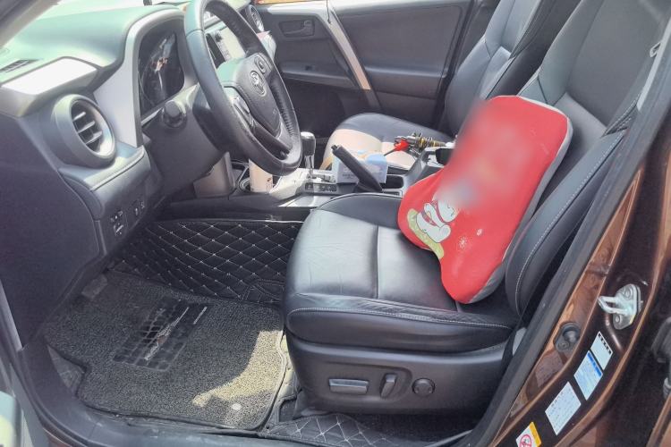 Used Toyota RAV4 2016 2.5L Automatic 4x4 Elite Edition Driver Seat