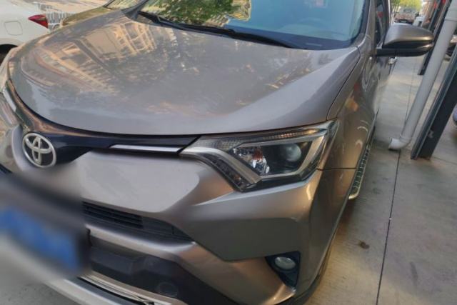 Used Toyota RAV4 2016 2.0L CVT Two-Wheel Drive Fashion Edition China V Standard