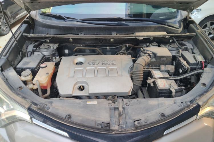 Used Toyota RAV4 2016 2.0L CVT Two-Wheel Drive Fashion Edition China V Standard Engine Bay