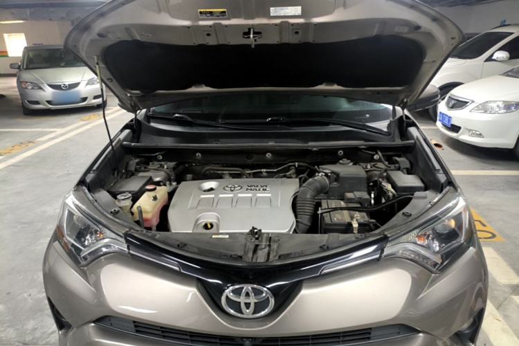 Used Toyota RAV4 2016 2.0L CVT Two-Wheel Drive Fashion Edition China V Standard Engine Bay