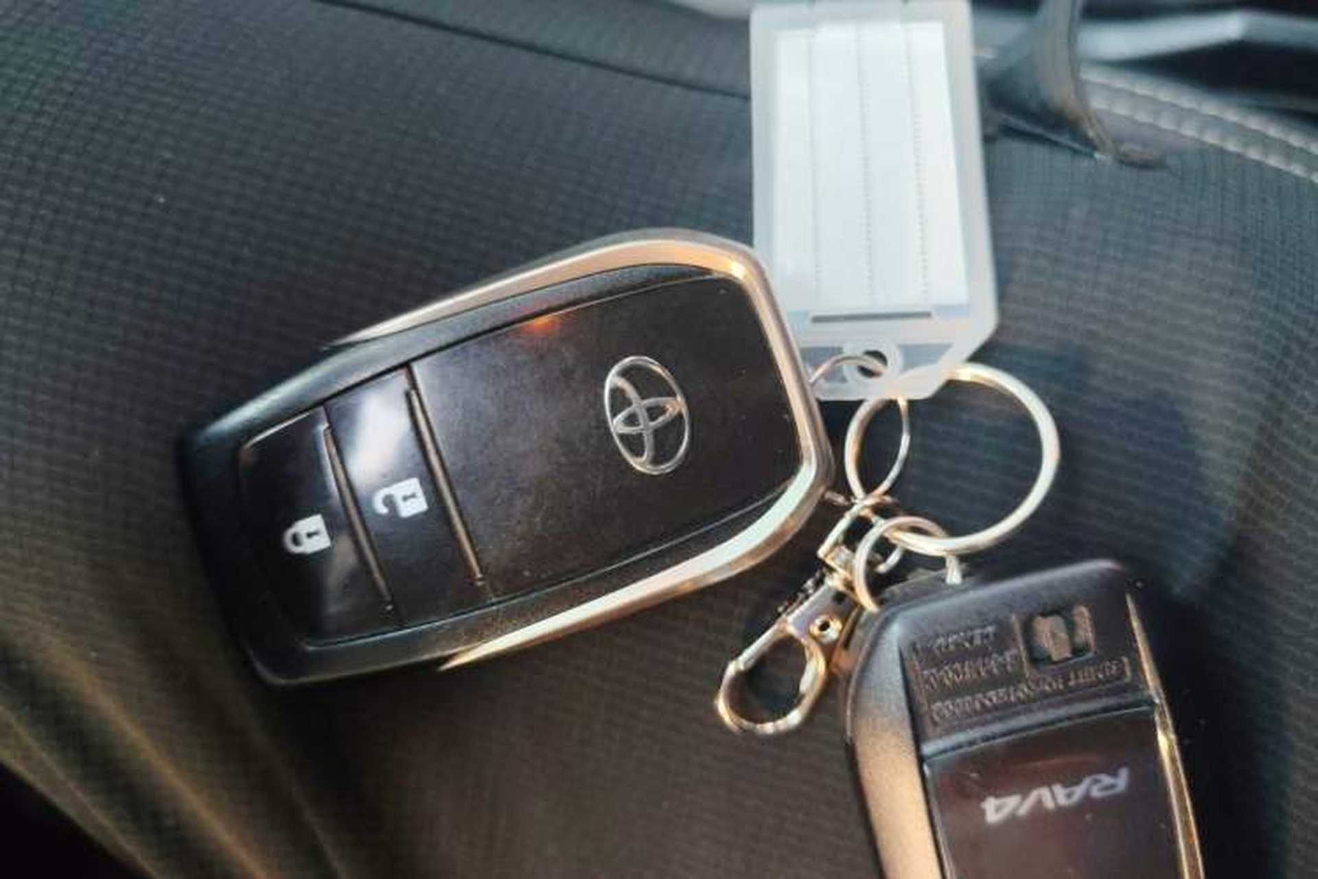 Used Toyota RAV4 2016 2.0L CVT Two-Wheel Drive Fashion Edition China V Standard Interior 1