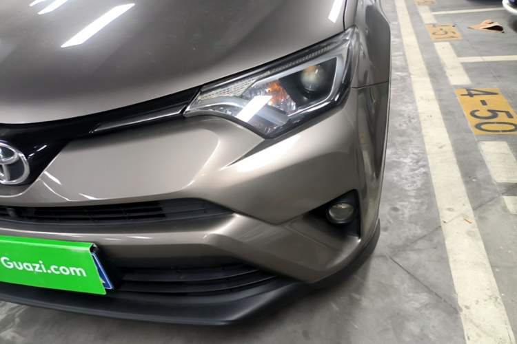 Used Toyota RAV4 2016 2.0L CVT Two-Wheel Drive Fashion Edition China V Standard Left Front Headlight