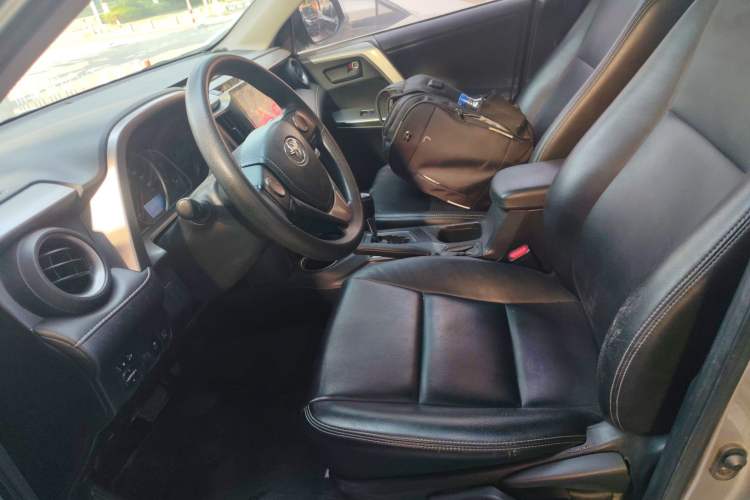 Used Toyota RAV4 2016 2.0L CVT Two-Wheel Drive Fashion Edition China V Standard Left Front Seat
