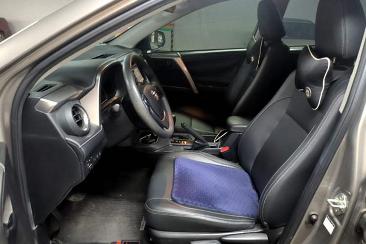 Used Toyota RAV4 2016 2.0L CVT Two-Wheel Drive Fashion Edition China V Standard Left Front Seat