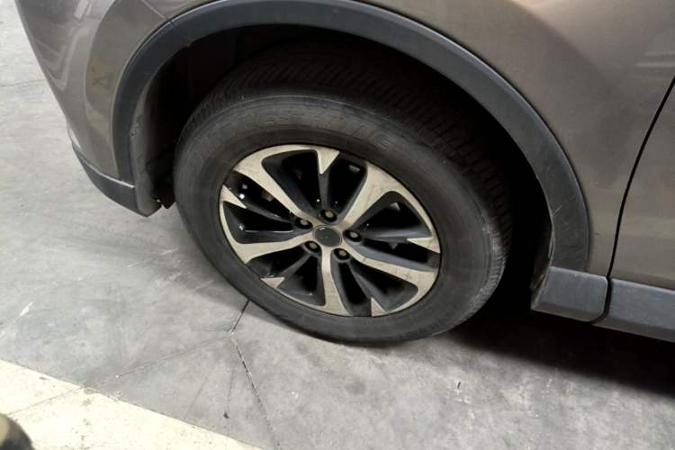 Used Toyota RAV4 2016 2.0L CVT Two-Wheel Drive Fashion Edition China V Standard Left Front Wheel Hub