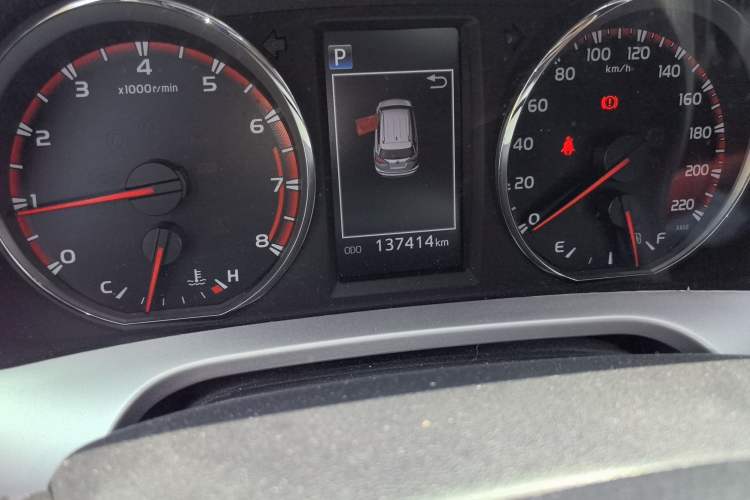 Used Toyota RAV4 2016 2.5L Automatic 4x4 Elite Edition Odometer Close Up