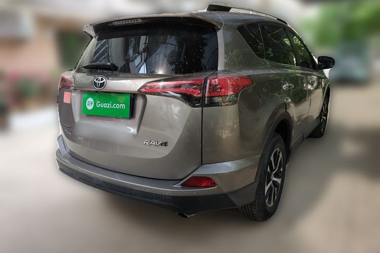 Used Toyota RAV4 2016 2.0L CVT Two-Wheel Drive Fashion Edition China V Standard Rear Right 45 Deg