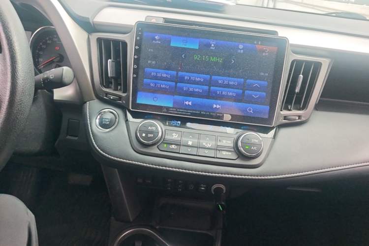 Used Toyota RAV4 2016 2.0L CVT Two-Wheel Drive Smart Edition China V Standard Audio And AC Panel
