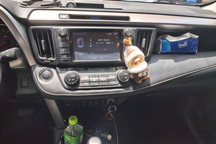 Used Toyota RAV4 2016 2.0L CVT Two-Wheel Drive Smart Edition China V Standard Audio And AC Panel