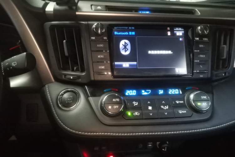 Used Toyota RAV4 2016 2.0L CVT Two-Wheel Drive Fashion Edition China V Standard Audio And AC Panel