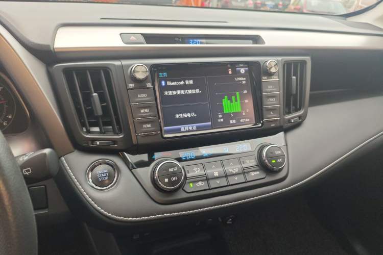 Used Toyota RAV4 2016 2.0L CVT Two-Wheel Drive Fashion Edition China V Standard Audio And AC Panel