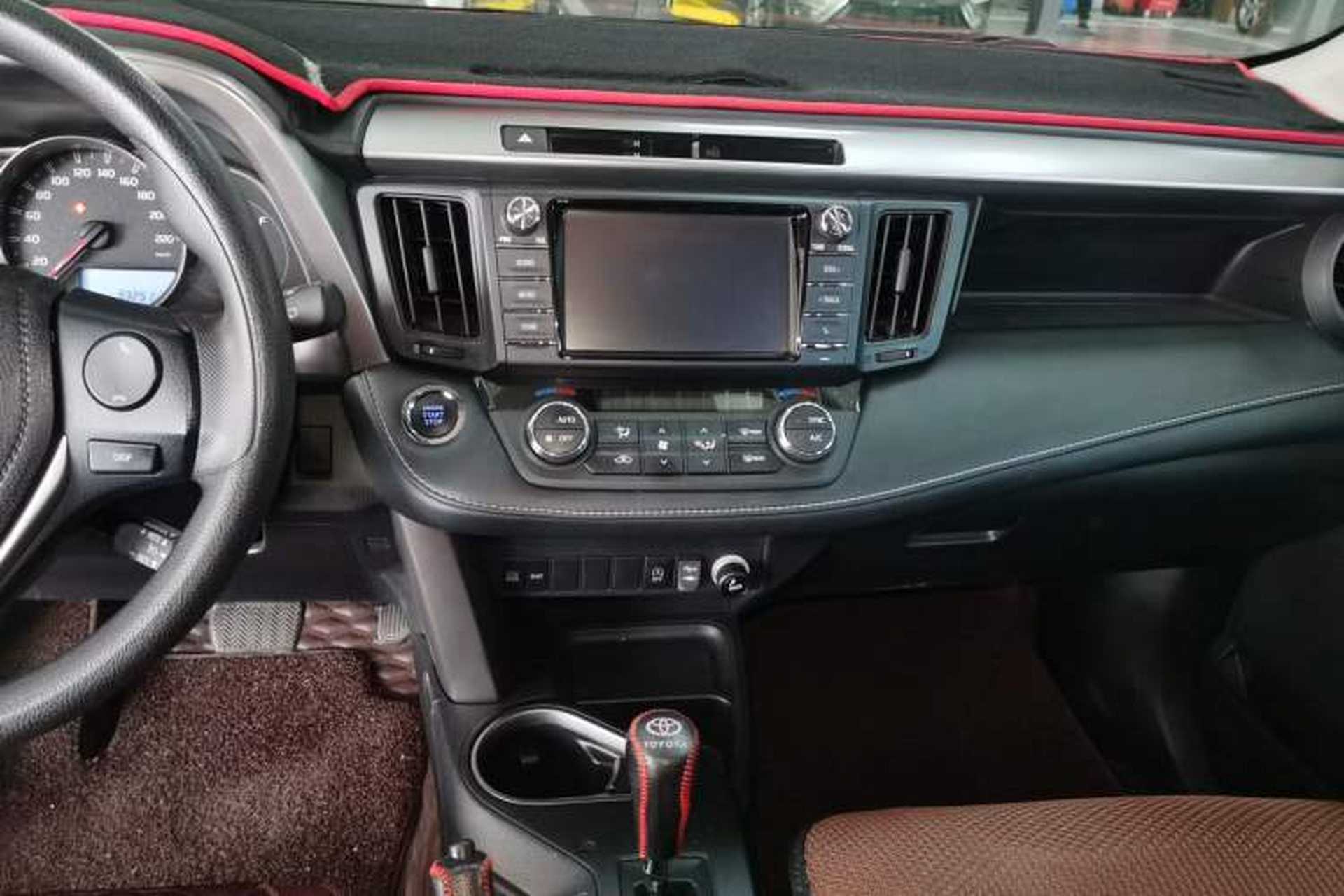 Used Toyota RAV4 2016 2.0L CVT Two-Wheel Drive Fashion Edition China V Standard Audio And AC Panel