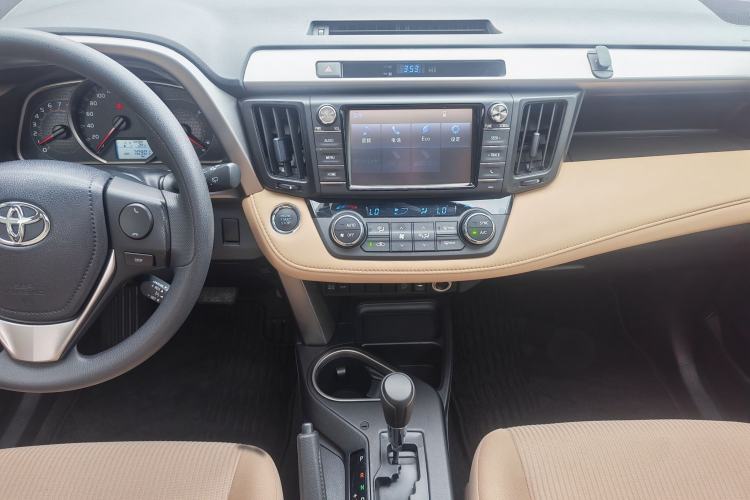 Used Toyota RAV4 2016 2.0L CVT Two-Wheel Drive Fashion Edition China V Standard Audio And AC Panel