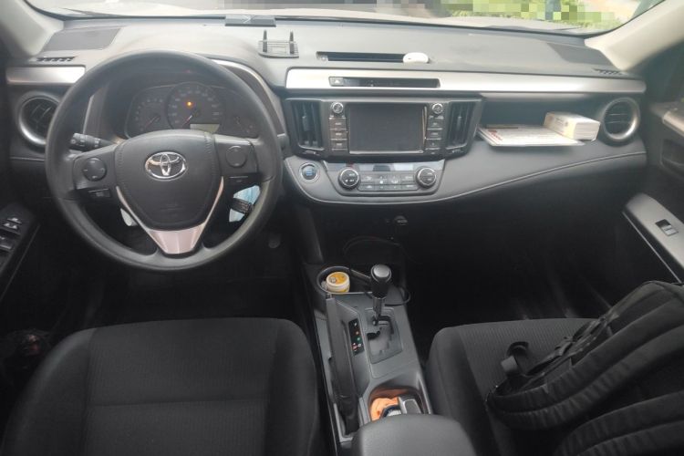 Used Toyota RAV4 2016 2.0L CVT Two-Wheel Drive Fashion Edition China V Standard Center Console