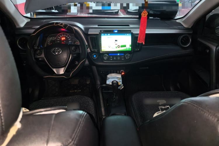 Used Toyota RAV4 2016 2.0L CVT Two-Wheel Drive Comfort Edition China V Standard Center Console