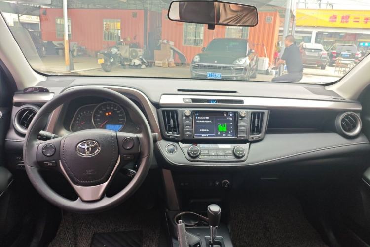 Used Toyota RAV4 2016 2.0L CVT Two-Wheel Drive Fashion Edition China V Standard Center Console