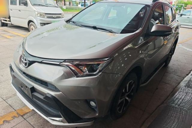 Used Toyota RAV4 2016 2.0L CVT Two-Wheel Drive Fashion Edition China V Standard