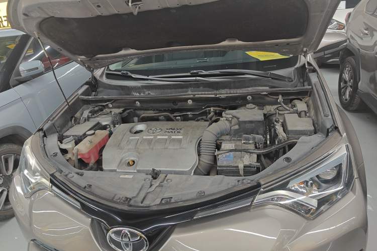 Used Toyota RAV4 2016 2.0L CVT Two-Wheel Drive Smart Edition China V Standard Engine Bay