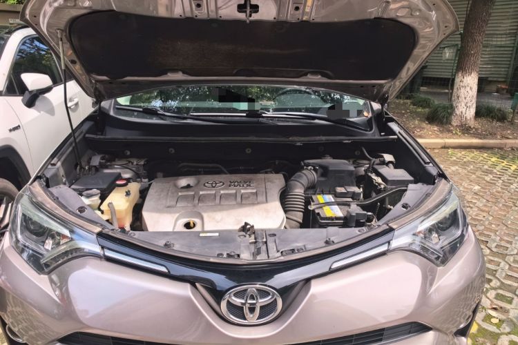 Used Toyota RAV4 2016 2.0L CVT Two-Wheel Drive Smart Edition China V Standard Engine Bay