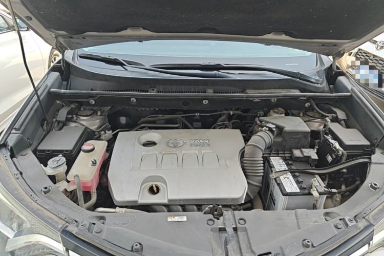 Used Toyota RAV4 2016 2.0L CVT Two-Wheel Drive Comfort Edition China V Standard Engine Bay