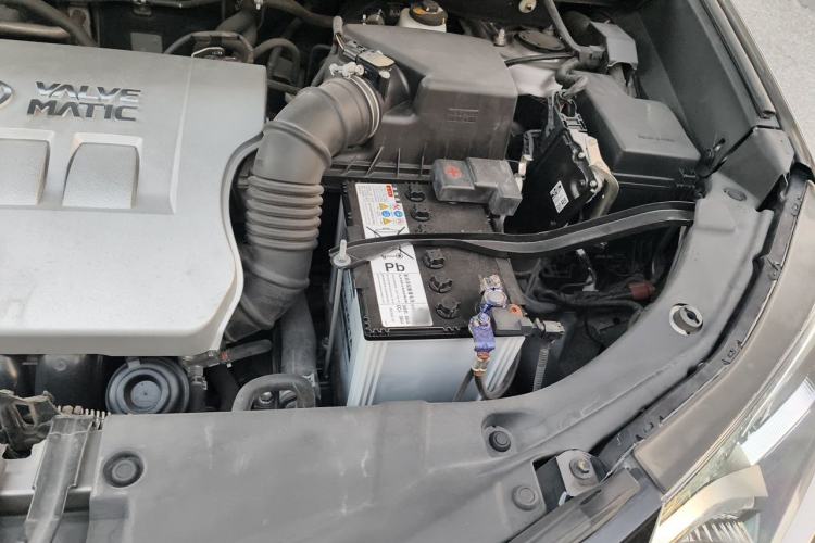 Used Toyota RAV4 2016 2.0L CVT Two-Wheel Drive Fashion Edition China V Standard Engine Bay Left