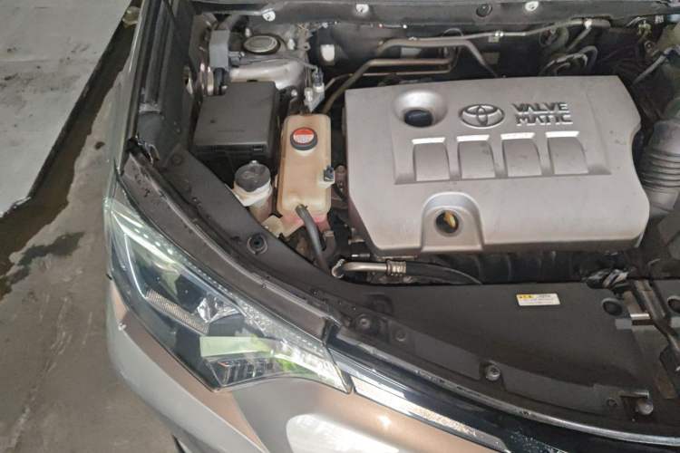Used Toyota RAV4 2016 2.0L CVT Two-Wheel Drive Fashion Edition China V Standard Engine Bay Right