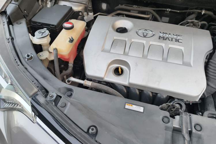 Used Toyota RAV4 2016 2.0L CVT Two-Wheel Drive Fashion Edition China V Standard Engine Bay Right