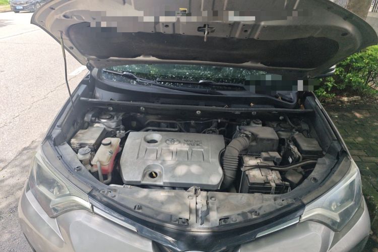 Used Toyota RAV4 2016 2.0L CVT Two-Wheel Drive Fashion Edition China V Standard Engine Bay