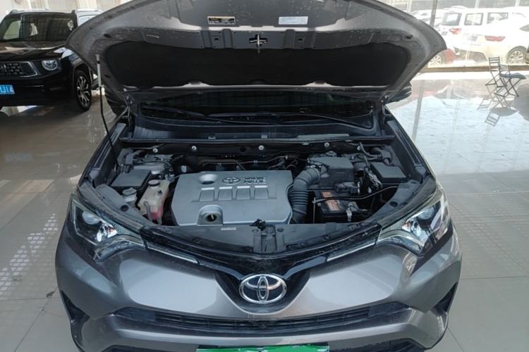 Used Toyota RAV4 2016 2.0L CVT Two-Wheel Drive Fashion Edition China V Standard Engine Bay