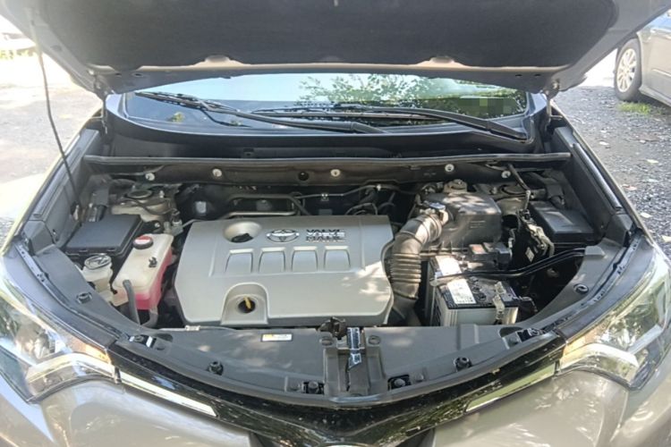 Used Toyota RAV4 2016 2.0L CVT Two-Wheel Drive Fashion Edition China V Standard Engine Bay